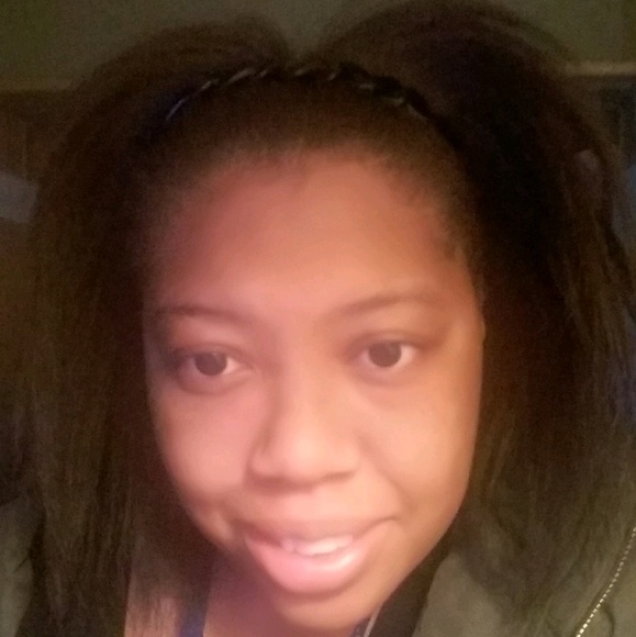 Meet your Posher, Brittany - Picture 1 of 1